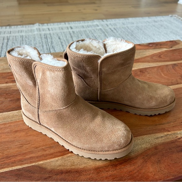 New Ugg Cory II Suede Booties - Picture 3 of 6
